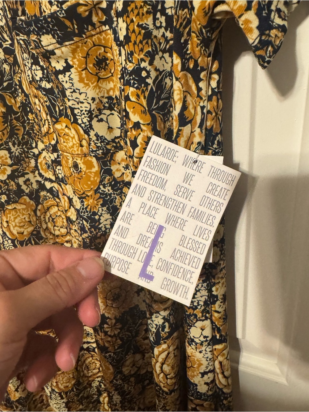 LuLaRoe Carly High-Low Dress Blue and Gold Floral Print Sz Large Super Stretch - Picture 5 of 9